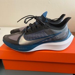 Nike Zoom Gravity; Size 7 M (new, never worn)